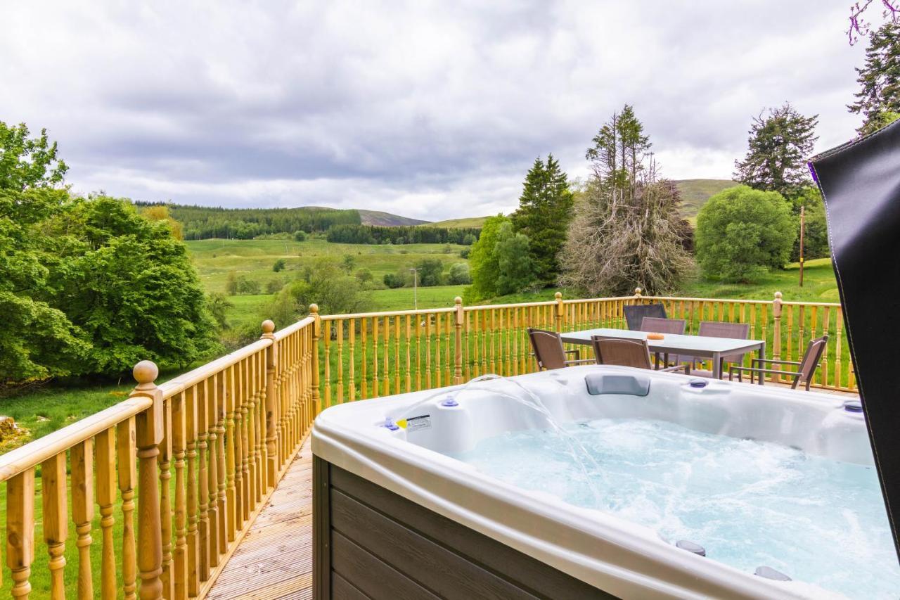 Dalnaglar Castle Estate Villa Spittal of Glenshee ภายนอก รูปภาพ